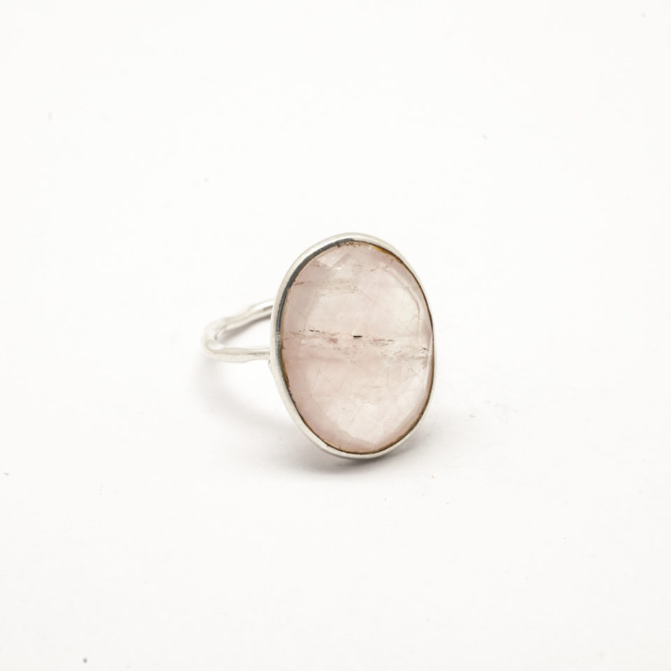 Bague Galet de Quartz Rose facetté sur Argent