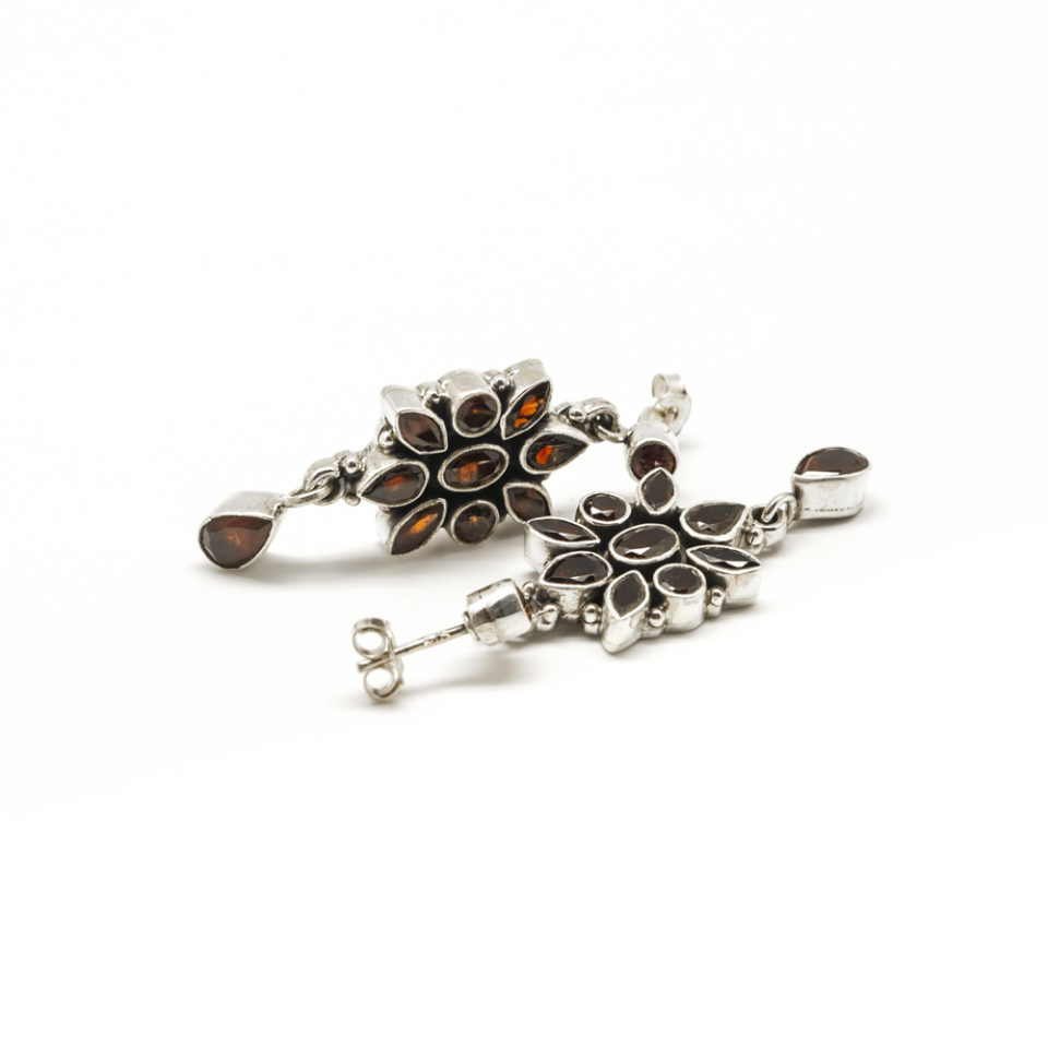 Boucles grenats facettés et argent