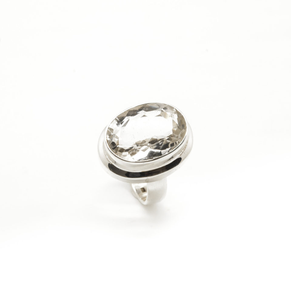 Bague argent et cristal de roche facetté
