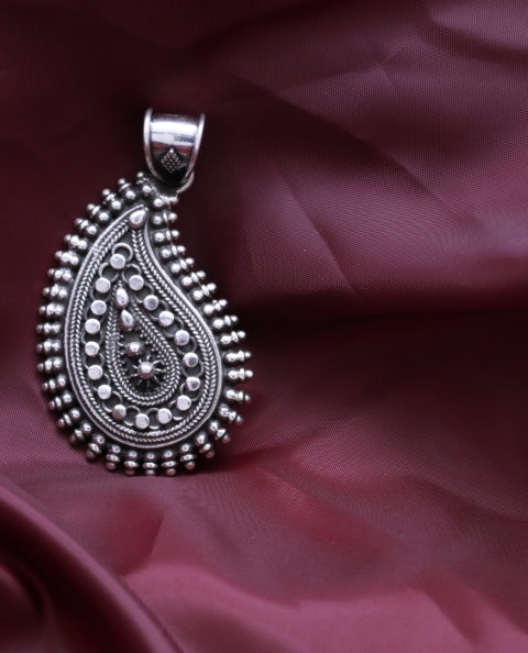 PENDENTIF ISAI