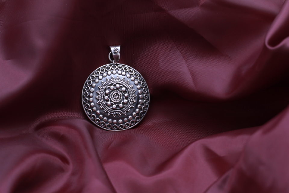 PENDENTIF DHANISHTA